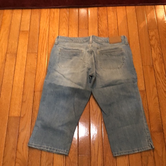American Eagle Ladies Capris  size 6 regular! - Picture 4 of 4
